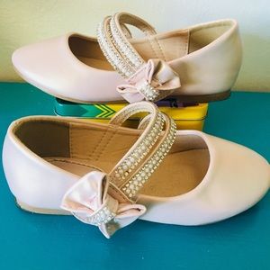 Little Girls Size 9 Dress Shoe